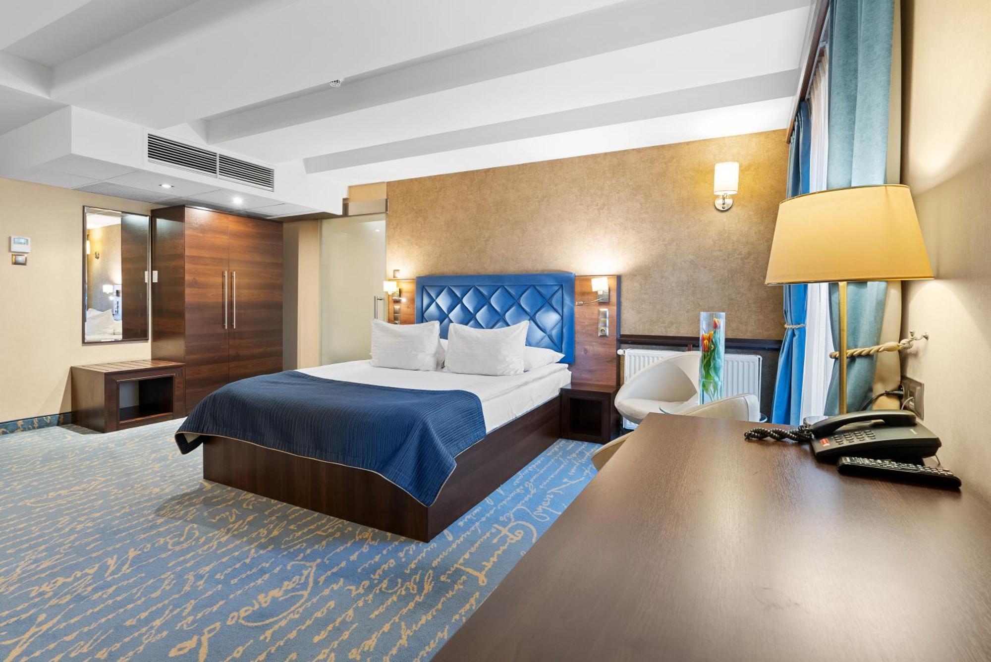 Hotel Diament Plaza Gliwice Bagian luar foto