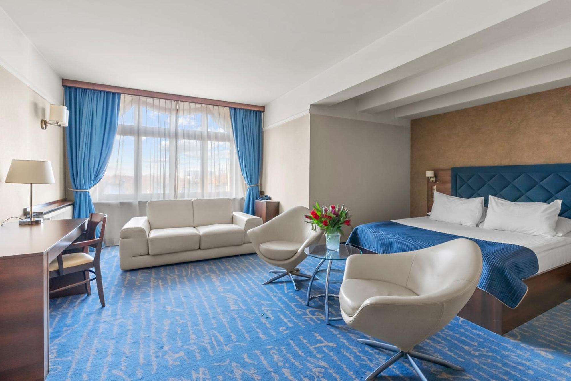 Hotel Diament Plaza Gliwice Bagian luar foto