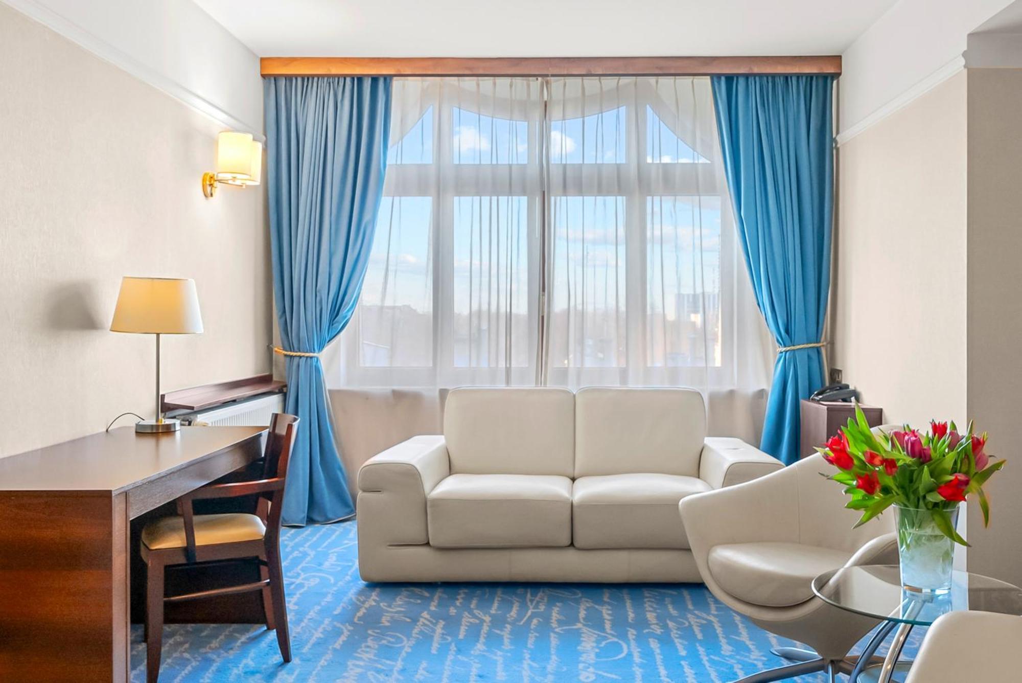 Hotel Diament Plaza Gliwice Bagian luar foto