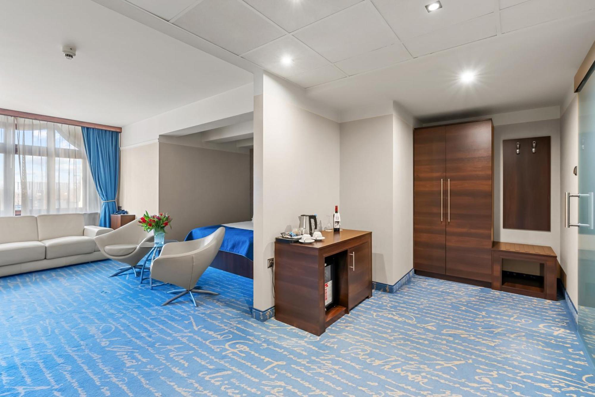 Hotel Diament Plaza Gliwice Bagian luar foto