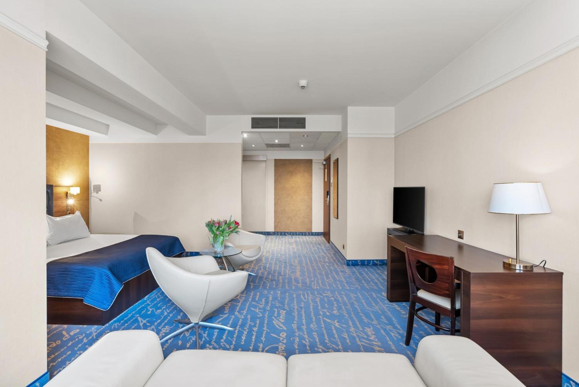 Hotel Diament Plaza Gliwice Bagian luar foto
