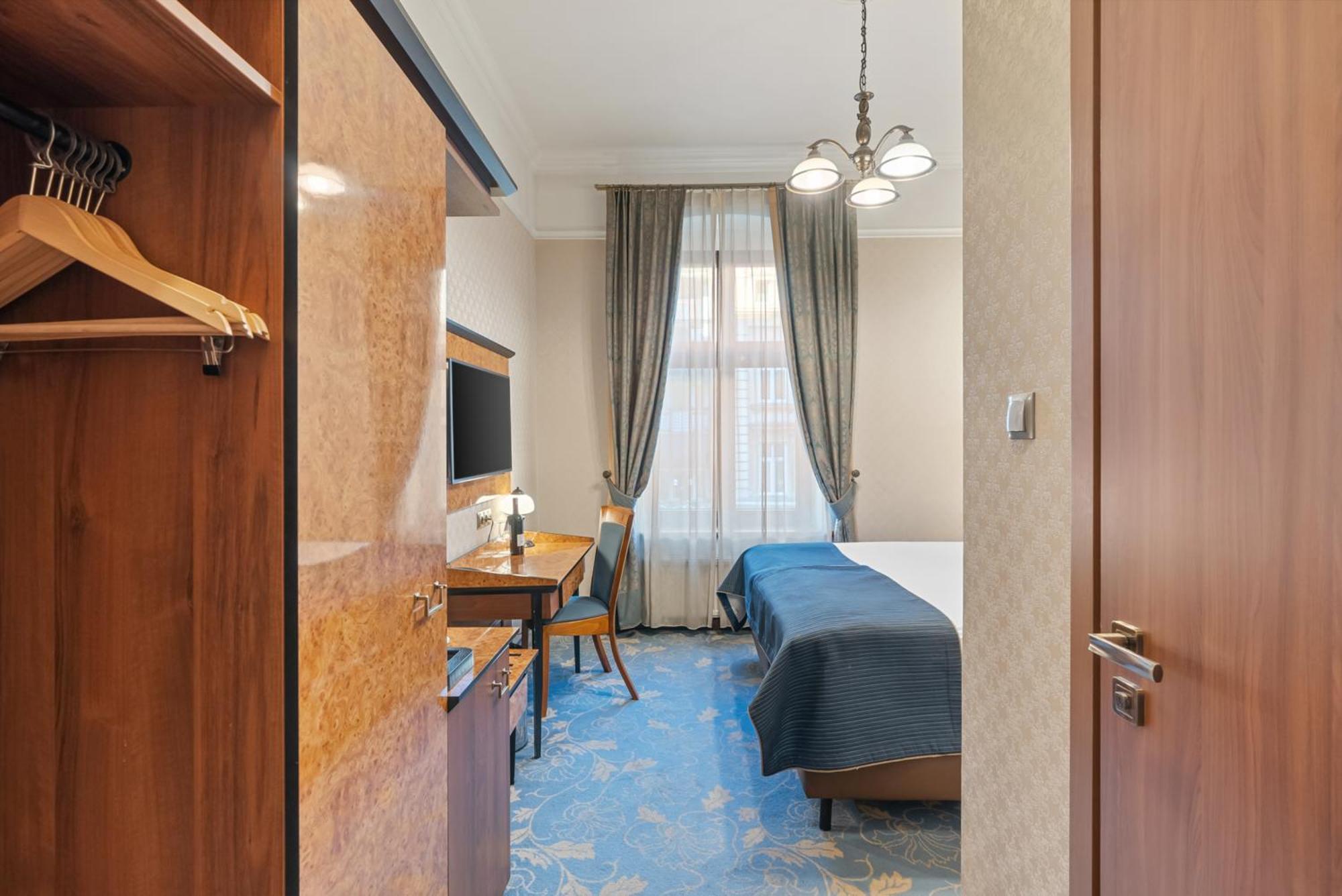 Hotel Diament Plaza Gliwice Bagian luar foto